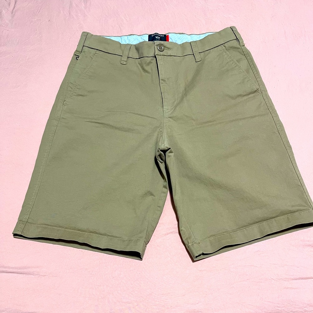 Dockers Supreme Flex Khaki Shorts 9”
